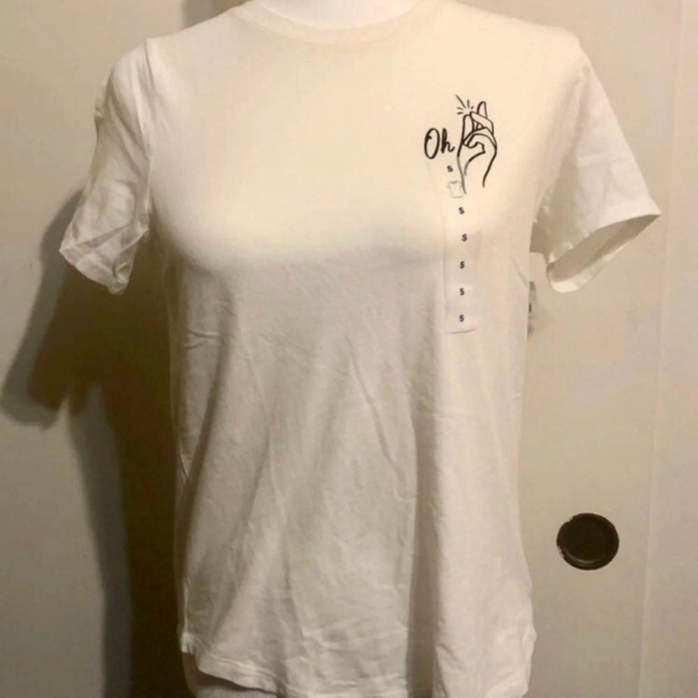 NWT Old Navy everyday T-shirt. Size small